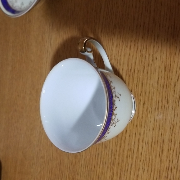 Vintage  teacup and saucer - Picture 6 of 6